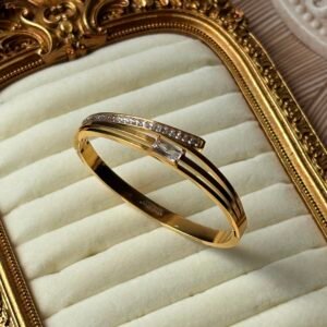 Lunelle Thin wrist bangle