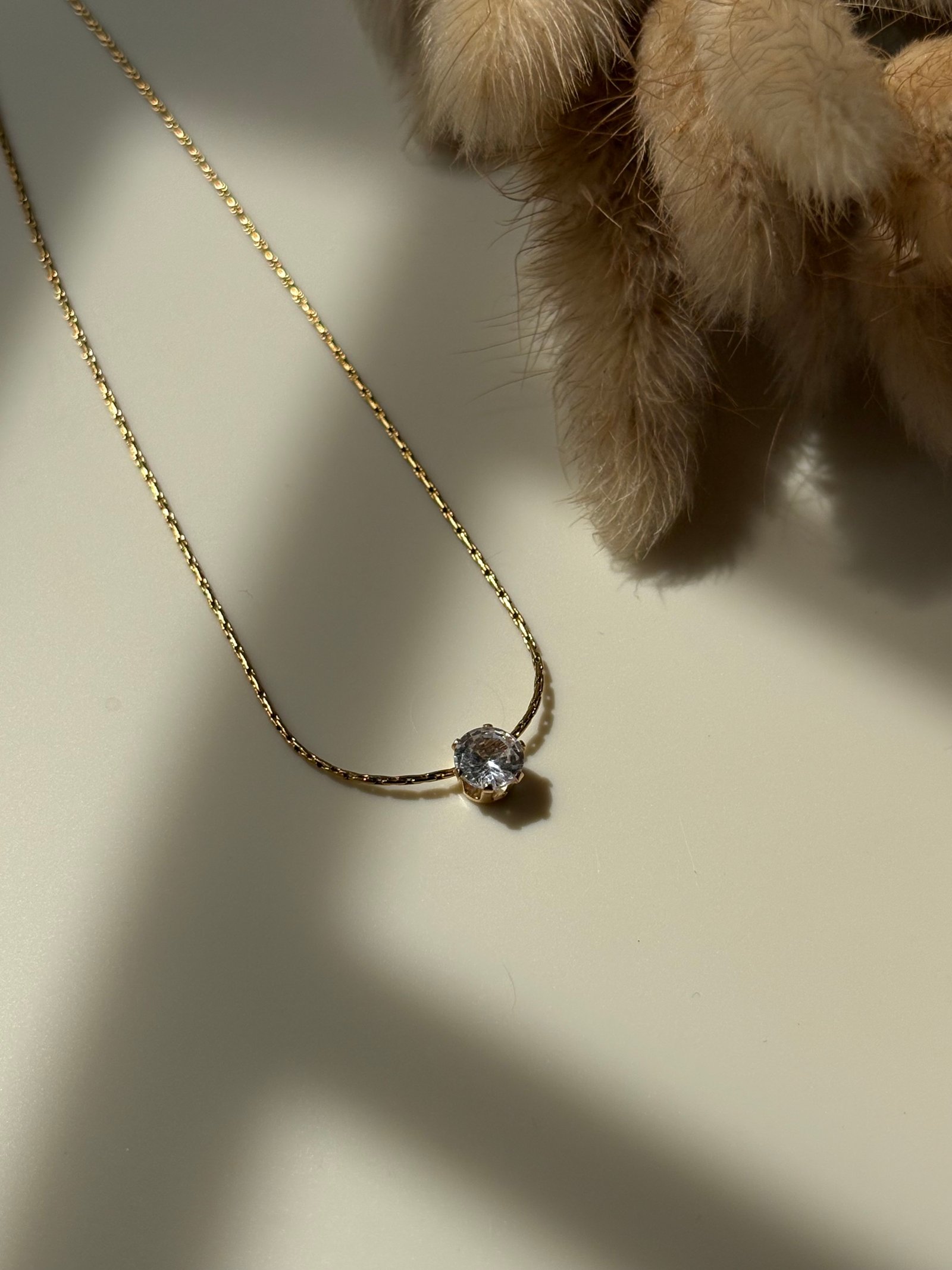 Invesible white stone neck chain - Image 3