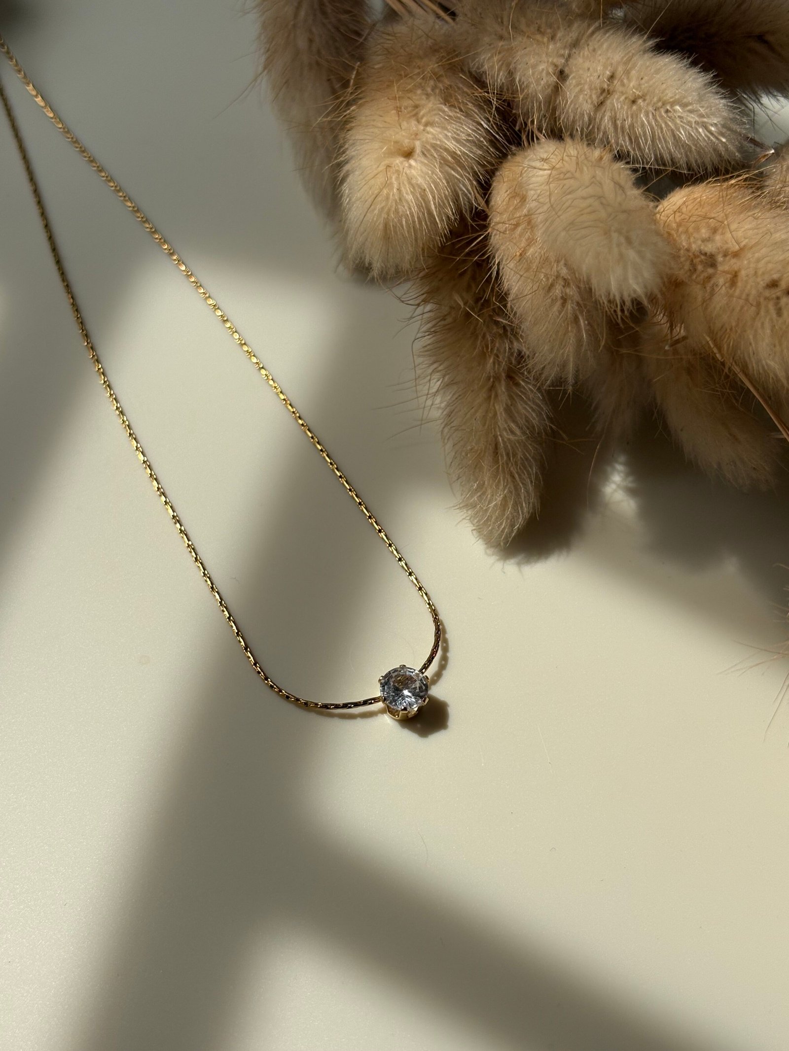 Invesible white stone neck chain - Image 2