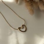 Heart loop necklace