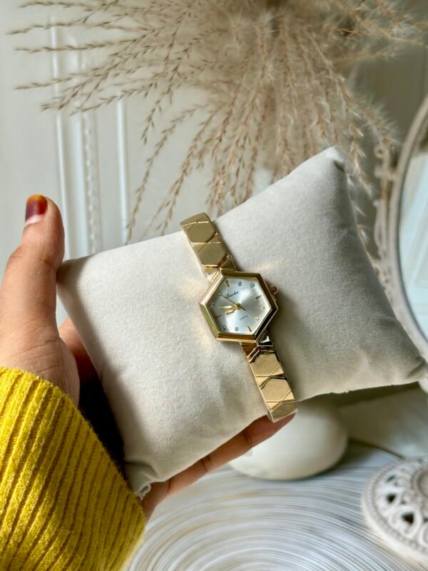 vintage white dial premium watch