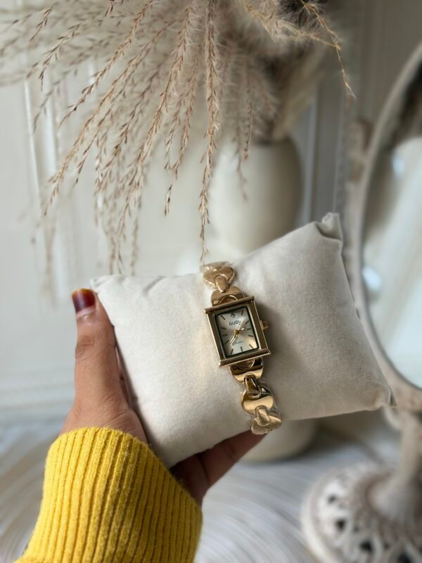 Elegant Interlocking Chain Link Bracelet Watch