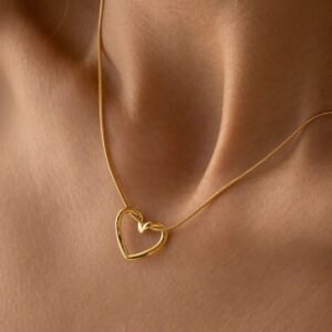 Heart loop necklace