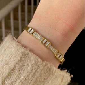 Chunky Chain-Link Pavé Bracelet.