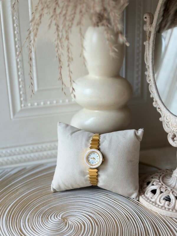 Bangle premium watch