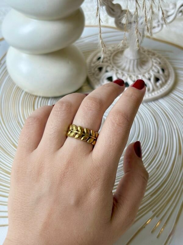 Leafy Contemporary Adjustable Finger Ring