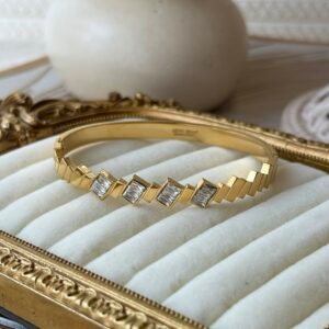 Baguette-Cut Stones bangle