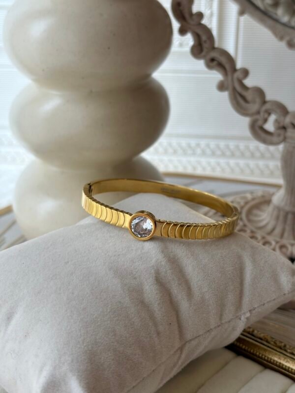 Gadroon pattern gold gemstone bangle