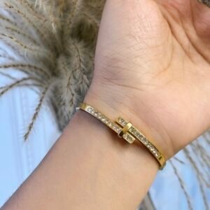 T-buckle bangle thin wrist