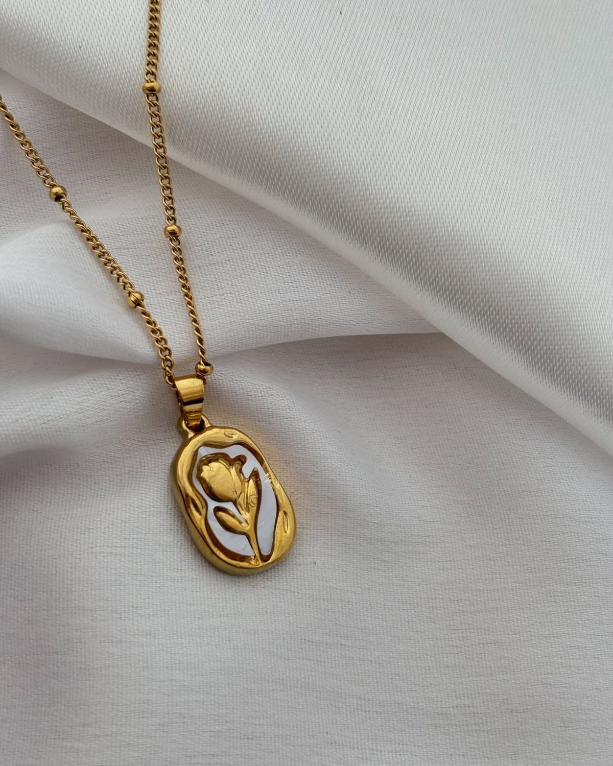 floral medallion necklace - Image 2